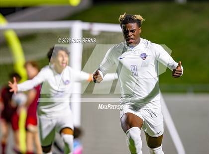Thumbnail 2 in Grand Oaks vs Cypress Woods (UIL6A Region 2 Area playoff) photogallery.