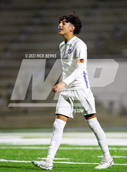Thumbnail 3 in Grand Oaks vs Cypress Woods (UIL6A Region 2 Area playoff) photogallery.