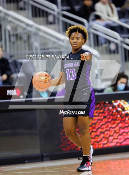 Thumbnail 2 in Omaha Central vs. Millard South (Metro Tournament Final) photogallery.