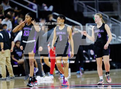 Thumbnail 3 in Omaha Central vs. Millard South (Metro Tournament Final) photogallery.