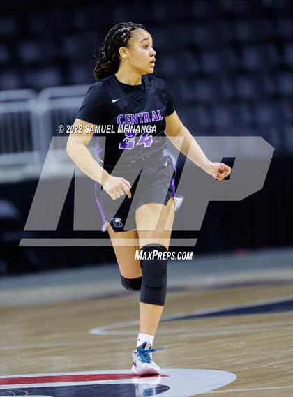 Thumbnail 1 in Omaha Central vs. Millard South (Metro Tournament Final) photogallery.