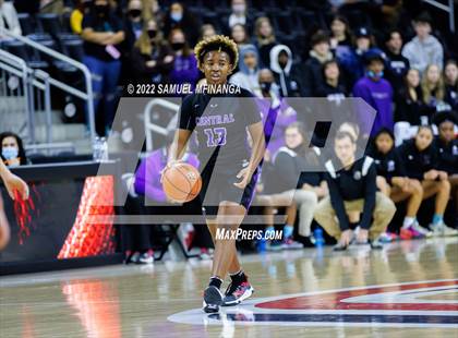 Thumbnail 2 in Omaha Central vs. Millard South (Metro Tournament Final) photogallery.