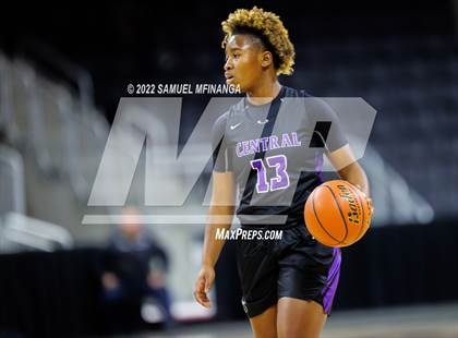 Thumbnail 2 in Omaha Central vs. Millard South (Metro Tournament Final) photogallery.