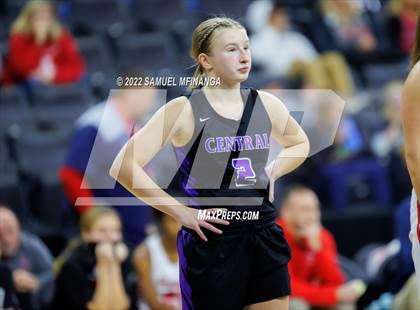 Thumbnail 2 in Omaha Central vs. Millard South (Metro Tournament Final) photogallery.