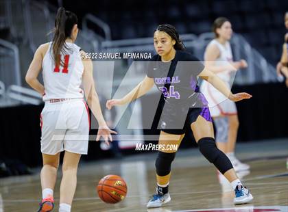 Thumbnail 1 in Omaha Central vs. Millard South (Metro Tournament Final) photogallery.