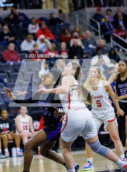 Thumbnail 3 in Omaha Central vs. Millard South (Metro Tournament Final) photogallery.