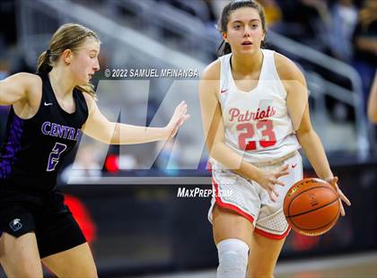 Thumbnail 1 in Omaha Central vs. Millard South (Metro Tournament Final) photogallery.