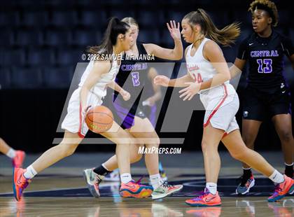 Thumbnail 3 in Omaha Central vs. Millard South (Metro Tournament Final) photogallery.