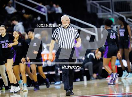 Thumbnail 2 in Omaha Central vs. Millard South (Metro Tournament Final) photogallery.