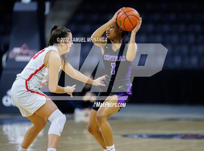 Thumbnail 2 in Omaha Central vs. Millard South (Metro Tournament Final) photogallery.