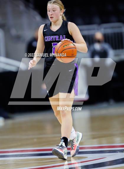 Thumbnail 3 in Omaha Central vs. Millard South (Metro Tournament Final) photogallery.
