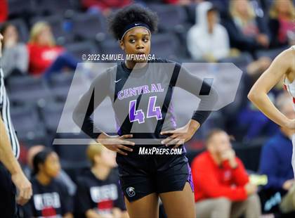 Thumbnail 2 in Omaha Central vs. Millard South (Metro Tournament Final) photogallery.