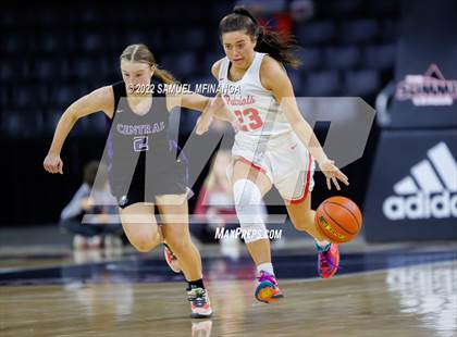 Thumbnail 1 in Omaha Central vs. Millard South (Metro Tournament Final) photogallery.