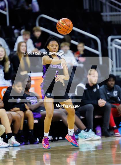 Thumbnail 3 in Omaha Central vs. Millard South (Metro Tournament Final) photogallery.