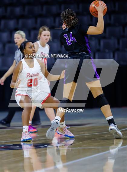 Thumbnail 1 in Omaha Central vs. Millard South (Metro Tournament Final) photogallery.