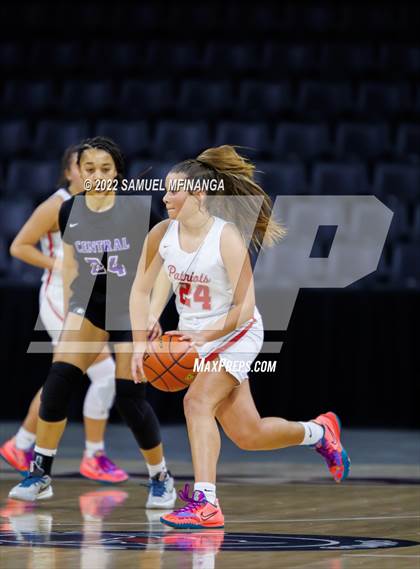 Thumbnail 3 in Omaha Central vs. Millard South (Metro Tournament Final) photogallery.