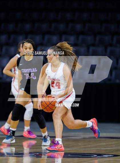 Thumbnail 3 in Omaha Central vs. Millard South (Metro Tournament Final) photogallery.