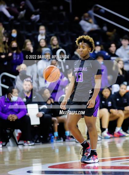 Thumbnail 1 in Omaha Central vs. Millard South (Metro Tournament Final) photogallery.