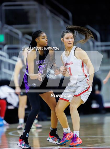 Thumbnail 1 in Omaha Central vs. Millard South (Metro Tournament Final) photogallery.