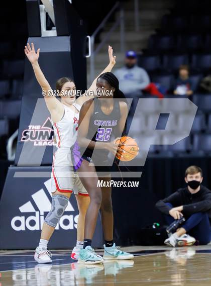 Thumbnail 3 in Omaha Central vs. Millard South (Metro Tournament Final) photogallery.