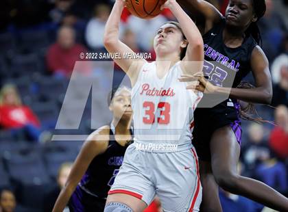 Thumbnail 2 in Omaha Central vs. Millard South (Metro Tournament Final) photogallery.