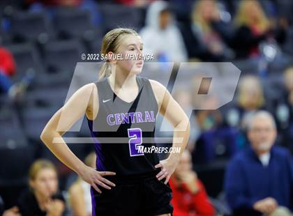 Thumbnail 2 in Omaha Central vs. Millard South (Metro Tournament Final) photogallery.