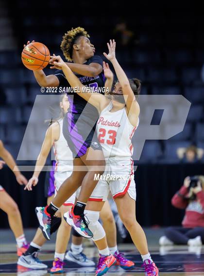 Thumbnail 1 in Omaha Central vs. Millard South (Metro Tournament Final) photogallery.