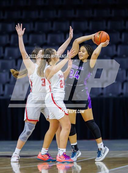 Thumbnail 1 in Omaha Central vs. Millard South (Metro Tournament Final) photogallery.
