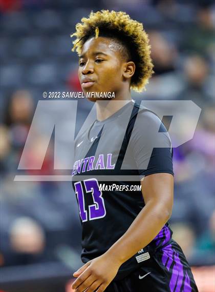 Thumbnail 1 in Omaha Central vs. Millard South (Metro Tournament Final) photogallery.