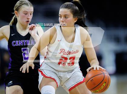 Thumbnail 3 in Omaha Central vs. Millard South (Metro Tournament Final) photogallery.