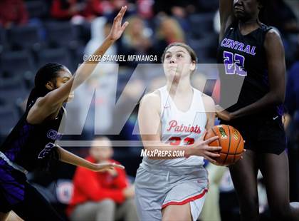 Thumbnail 1 in Omaha Central vs. Millard South (Metro Tournament Final) photogallery.