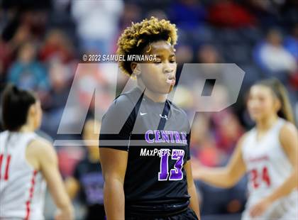 Thumbnail 3 in Omaha Central vs. Millard South (Metro Tournament Final) photogallery.