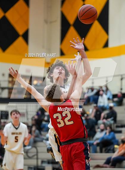 Thumbnail 3 in Avon vs. Plainfield (Sectional Semifinal) photogallery.