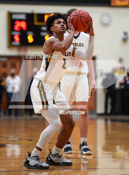 Thumbnail 1 in Avon vs. Plainfield (Sectional Semifinal) photogallery.
