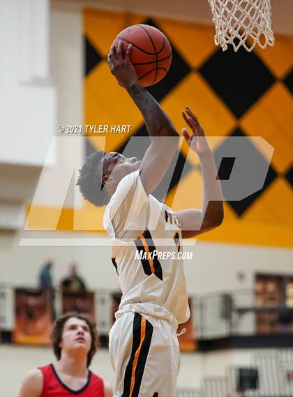 Thumbnail 3 in Avon vs. Plainfield (Sectional Semifinal) photogallery.