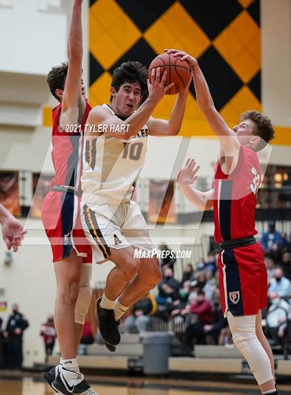 Thumbnail 2 in Avon vs. Plainfield (Sectional Semifinal) photogallery.