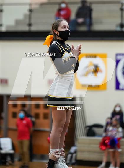 Thumbnail 2 in Avon vs. Plainfield (Sectional Semifinal) photogallery.