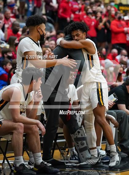 Thumbnail 2 in Avon vs. Plainfield (Sectional Semifinal) photogallery.