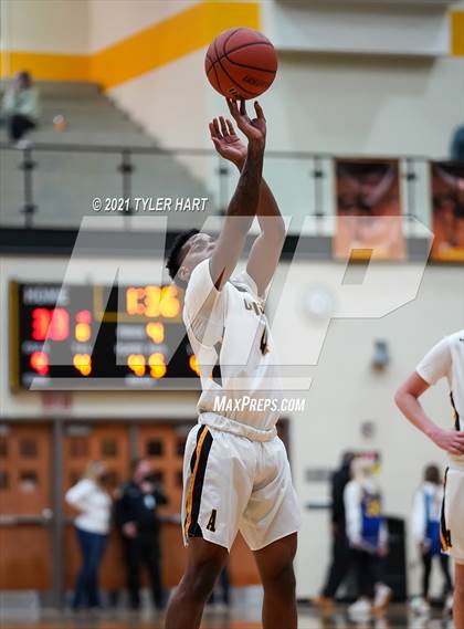 Thumbnail 2 in Avon vs. Plainfield (Sectional Semifinal) photogallery.