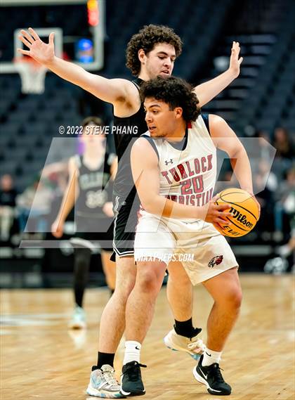Thumbnail 3 in Turlock Christian vs. Elliot Christian (CIF SJS D6 Final) photogallery.
