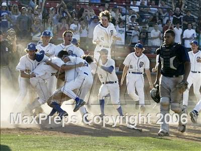 Thumbnail 2 in Montgomery vs. Grossmont (D2 Section Final) photogallery.
