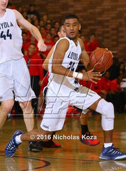 Thumbnail 2 in Harvard-Westlake vs. Loyola photogallery.