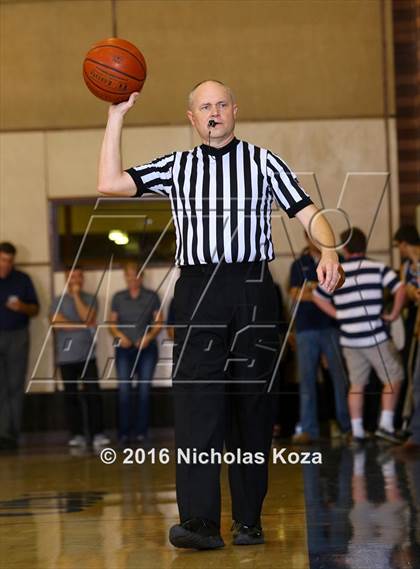 Thumbnail 1 in Harvard-Westlake vs. Loyola photogallery.