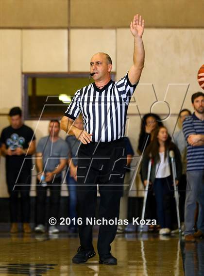 Thumbnail 3 in Harvard-Westlake vs. Loyola photogallery.
