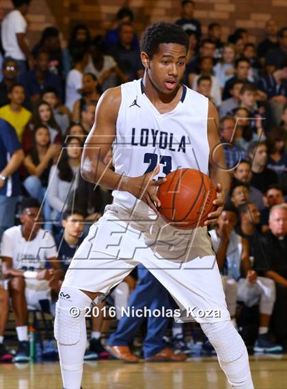Thumbnail 1 in Harvard-Westlake vs. Loyola photogallery.
