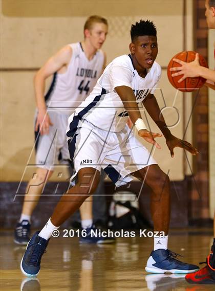 Thumbnail 3 in Harvard-Westlake vs. Loyola photogallery.