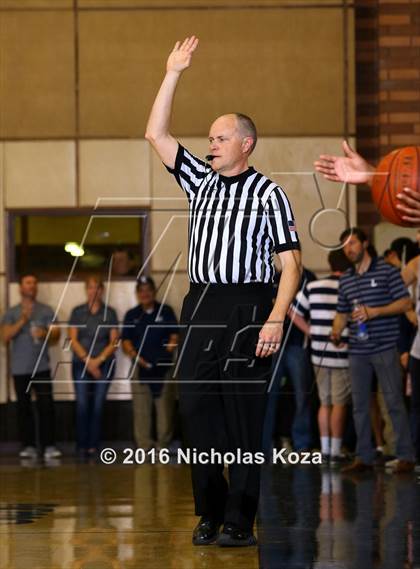 Thumbnail 2 in Harvard-Westlake vs. Loyola photogallery.
