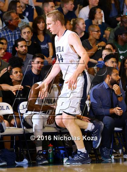 Thumbnail 1 in Harvard-Westlake vs. Loyola photogallery.