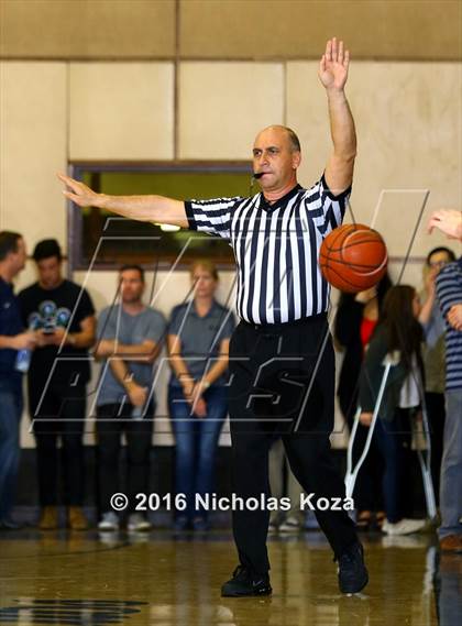 Thumbnail 1 in Harvard-Westlake vs. Loyola photogallery.