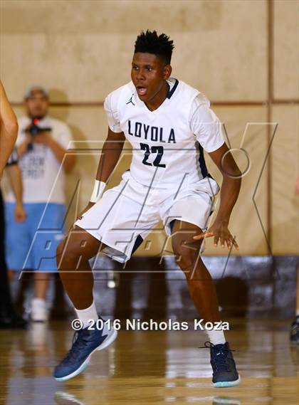 Thumbnail 1 in Harvard-Westlake vs. Loyola photogallery.